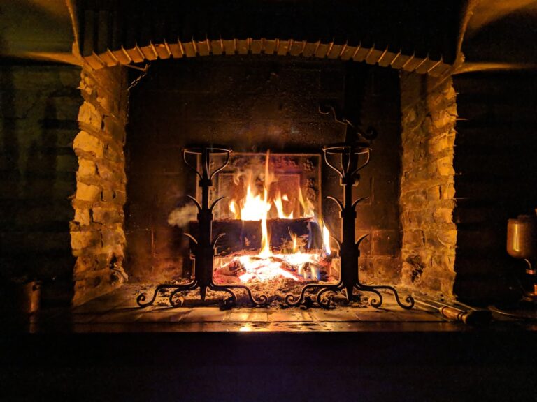 Créer l&rsquo;ambiance hygge parfaite chez soi pour un hiver chaleureux et douillet